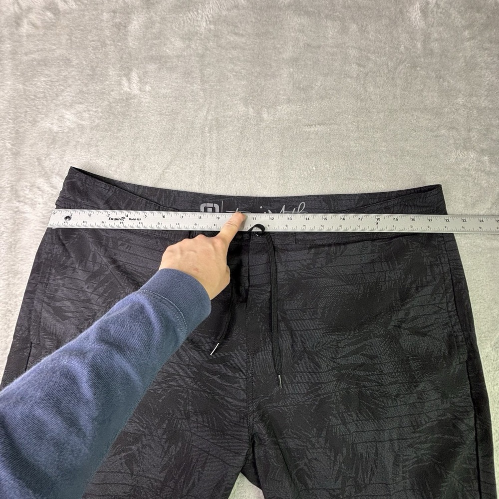 Travis Matthew Board Shorts Mens 42 Black Palm Tree Swim Trunks Zipper Pocket - Picture 7 of 14